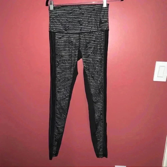 Lululemon Black Design Leggings - Picture 1 of 8